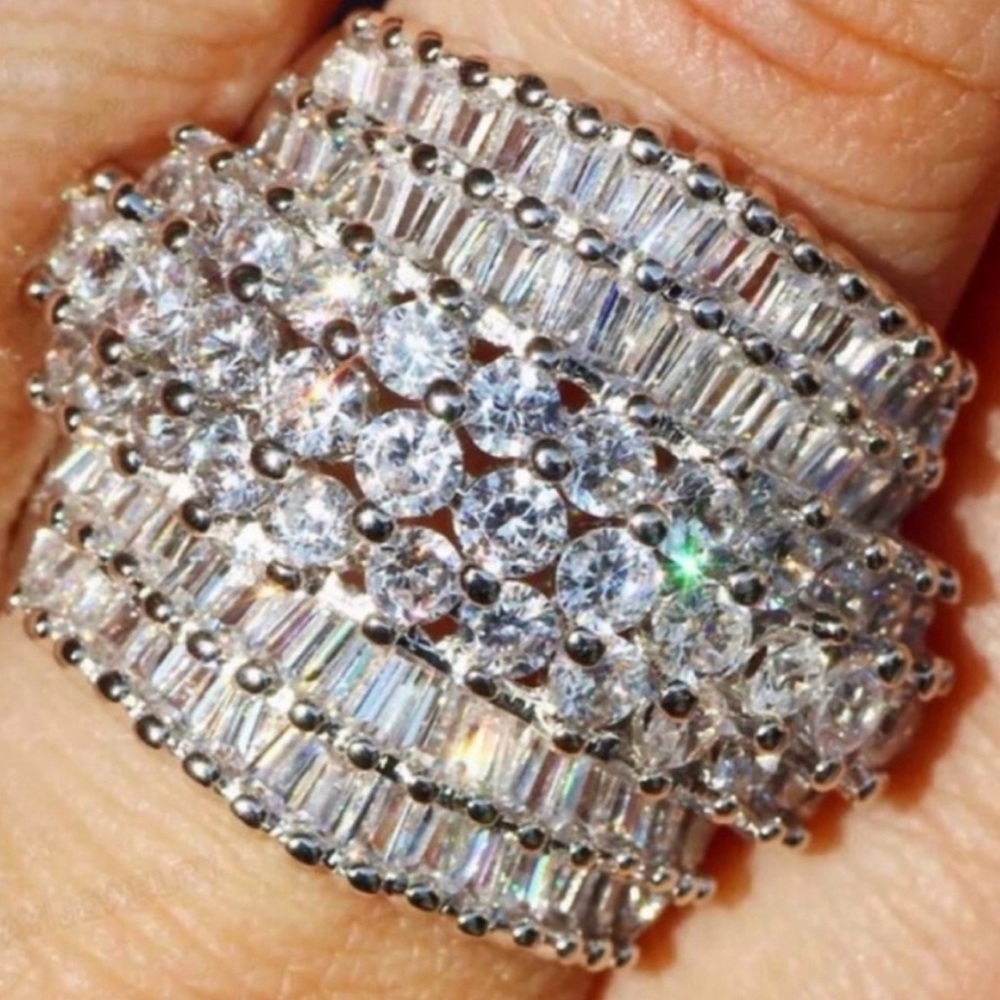 NEW 18 CT 925 STERLING SILVER DIAMOND RING